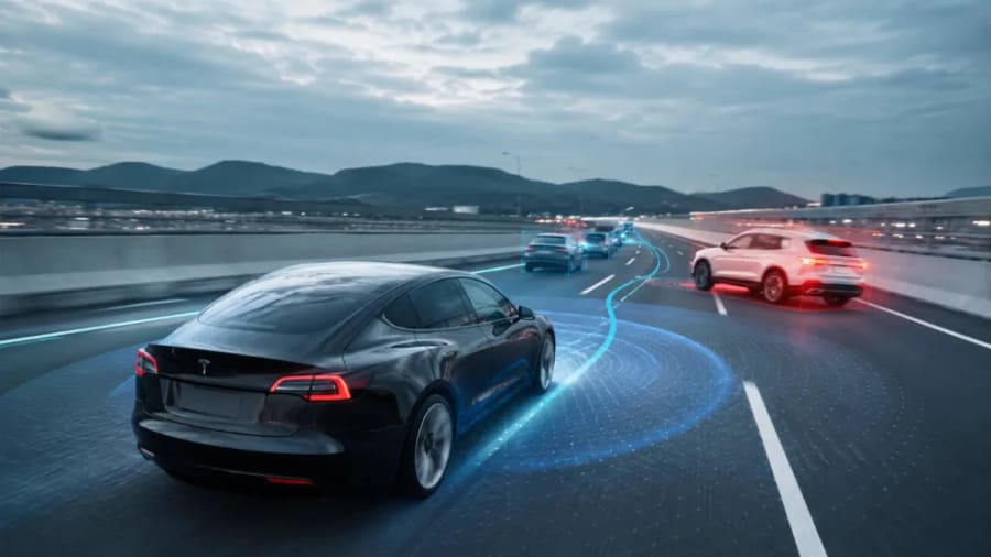 Tesla lleva FSD a otro nivel: podrá intervenir incluso durante la conducción manual para evitar un accidente
