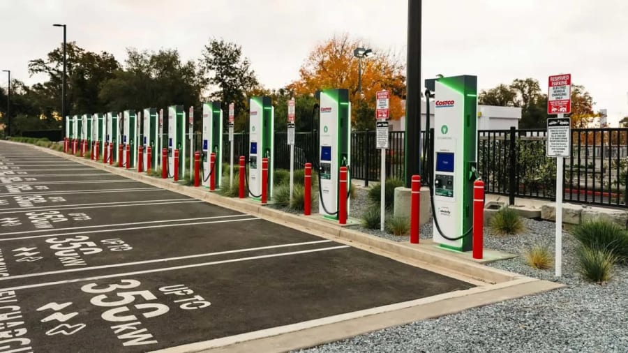¿Más puntos y menos potencia? Las cuentas que mejoran la recarga del coche eléctrico