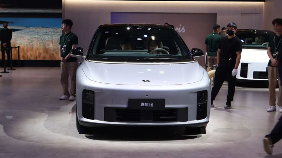 Li Auto planea el cambio a baterías propias en toda su gama y renovará el i6 en el cuarto trimestre