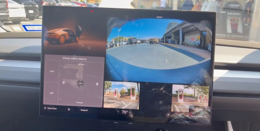 El Tesla Cybercab esconde un joystick virtual para conducirlo manualmente