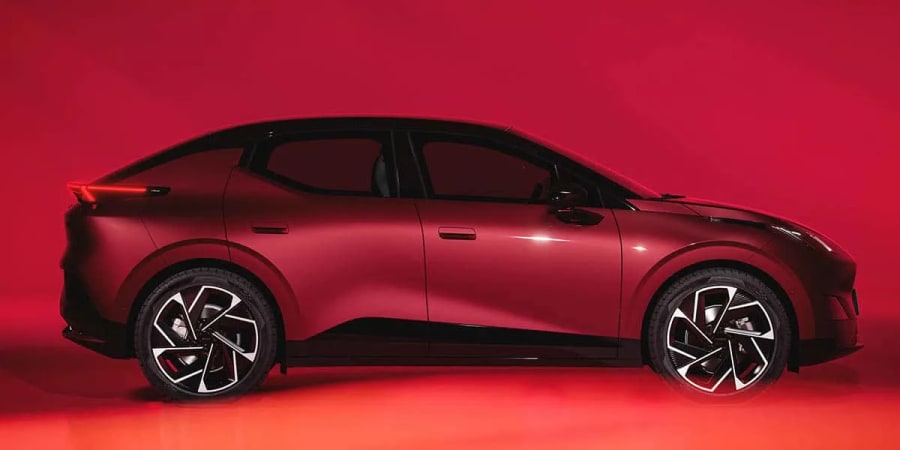 Como un Toyota C-HR+ pero 11.850 euros más barato: el Lynk & Co 02 eléctrico a precio de derribo en septiembre