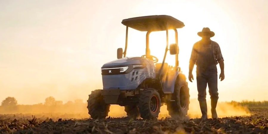 GoSun fabrica un tractor eléctrico práctico que se recarga con paneles solares