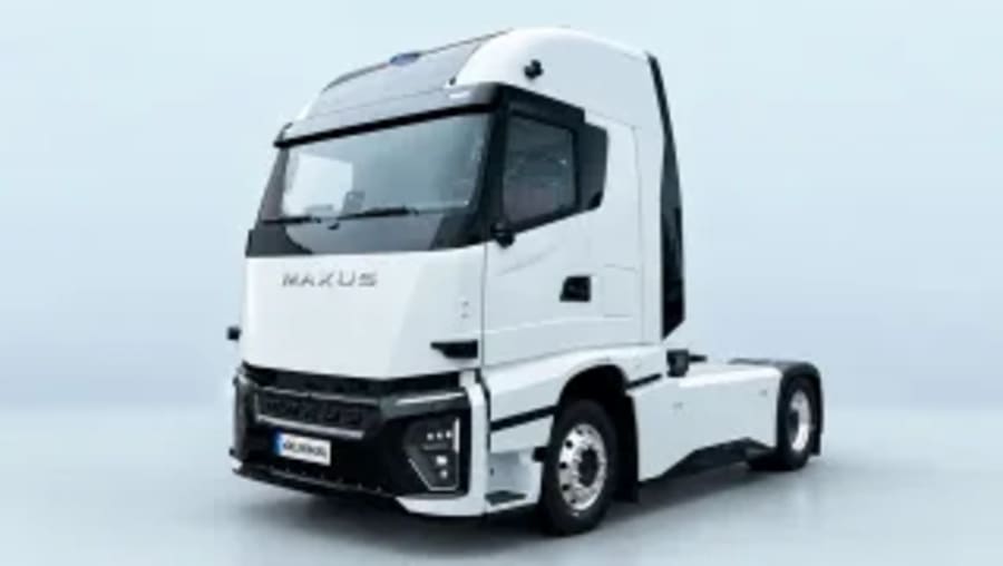 Maxus deja atrás las furgonetas: acaba de traer a Europa una bestia eléctrica de 42 toneladas que cambia por completo su estrategia