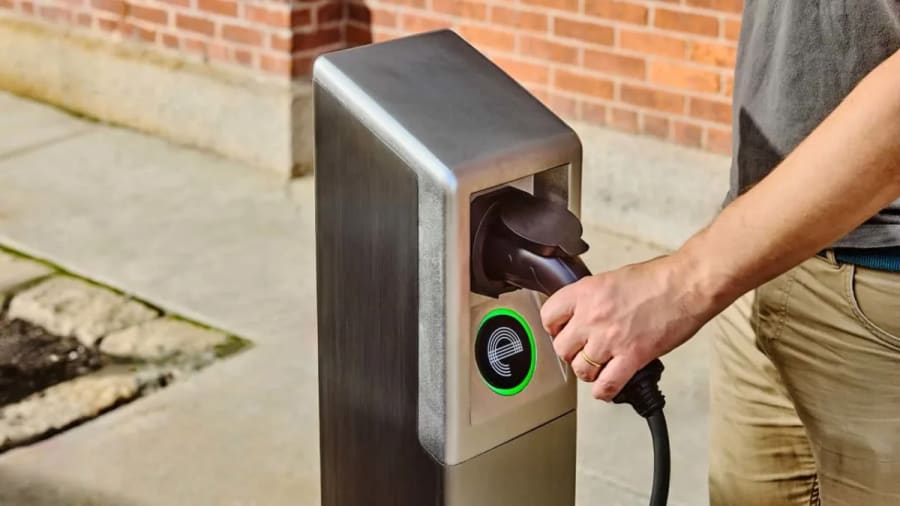 Estos estilizados cargadores de coches eléctricos estarán por toda Nueva York