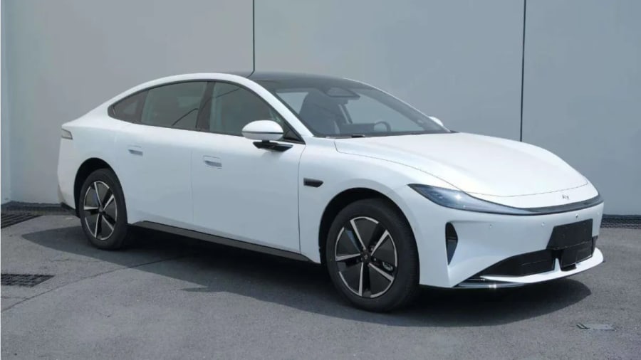 Dongfeng prepara un nuevo coche eléctrico que cambia su batería en minutos