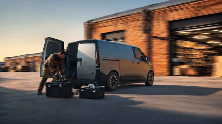 La nueva Renault Trafic eléctrica sorprende: 450 km de autonomía y carga al 80% en 20 minutos