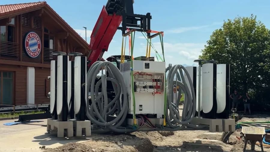 Los nuevos Supercargadores acordeón de Tesla prometen una puesta en servicio instantánea