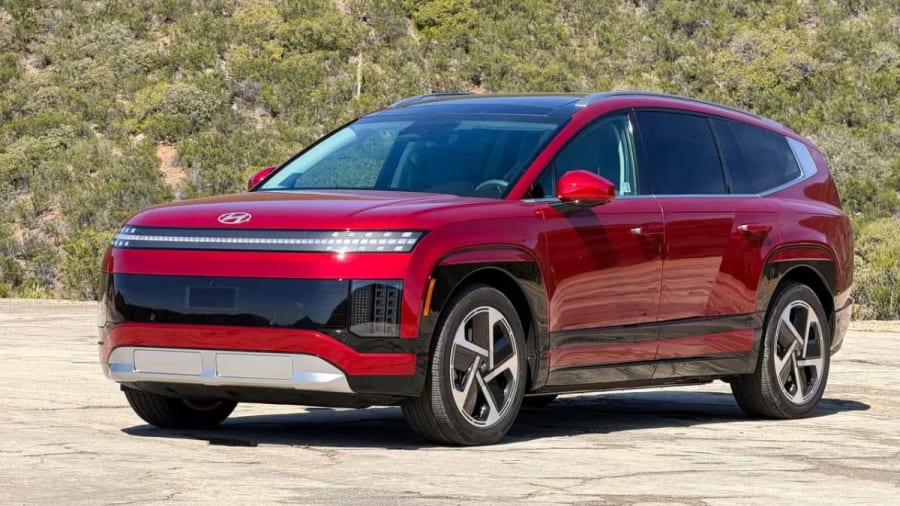 Hyundai llama a revisión al Ioniq 9 eléctrico porque los asientos traseros podrían atrapar a los niños