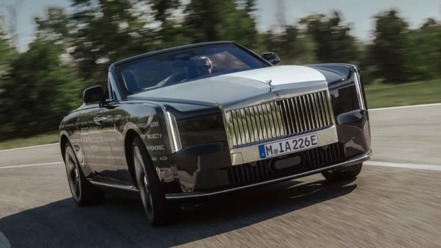 El último reto de Rolls-Royce: mantener intacto el techo de cachemira de su nuevo eléctrico a 80 °C