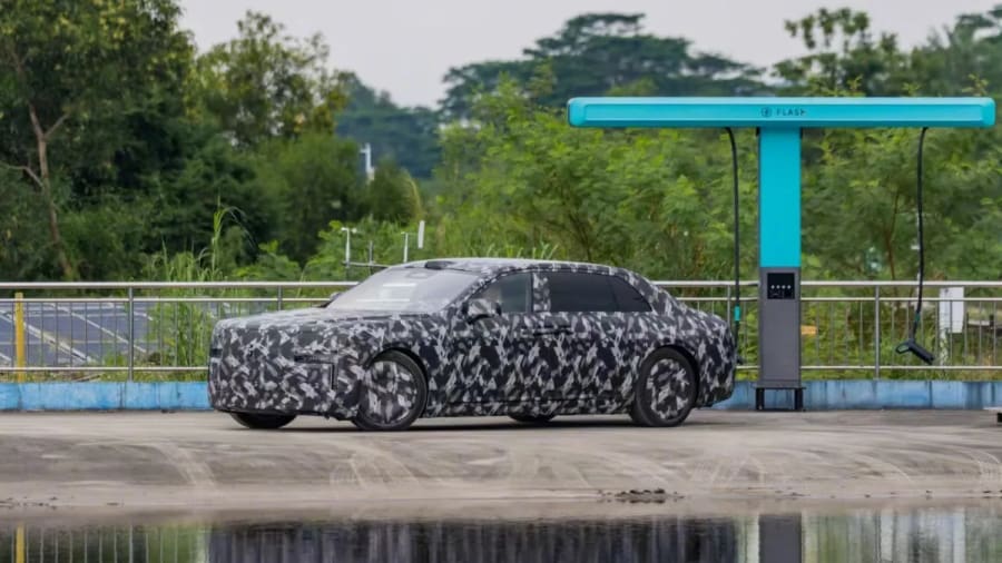 Unas fotos espía revelan la nueva berlina ejecutiva de Yangwang (BYD) mientras la marca sube de gama