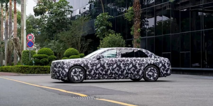 El nuevo eléctrico de ultra lujo de BYD tiene puertas suicidas y podría ser el primero con baterías de estado sólido