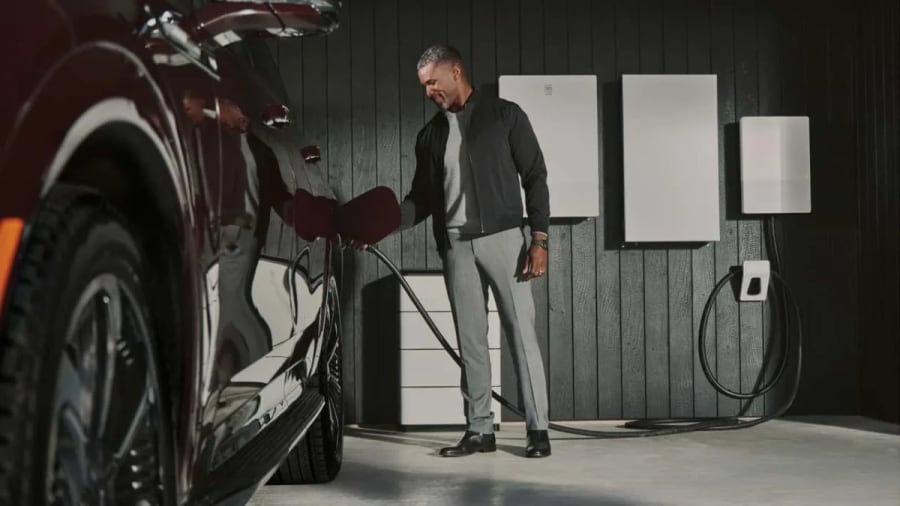 GM regala cargadores para coches eléctricos y pagará a los nuevos propietarios por recargar