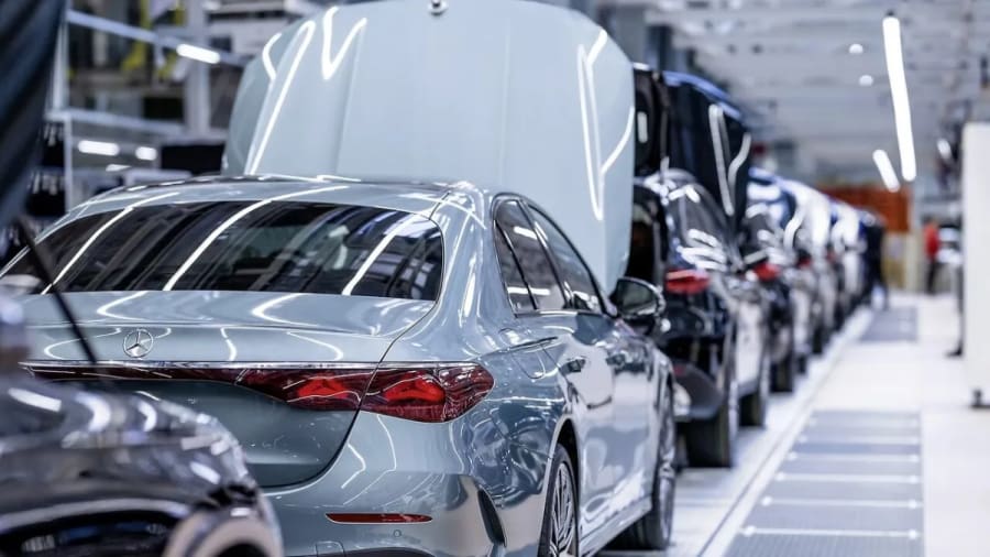Mercedes lanza una seria advertencia: dos fábricas alemanas podrían cerrar