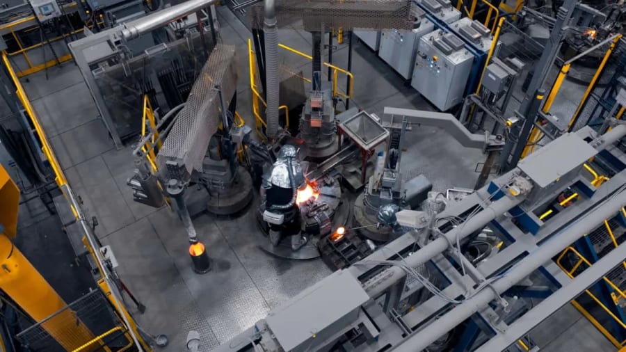 Dentro de la fábrica de Texas que compite por romper el dominio de China en los imanes para vehículos eléctricos