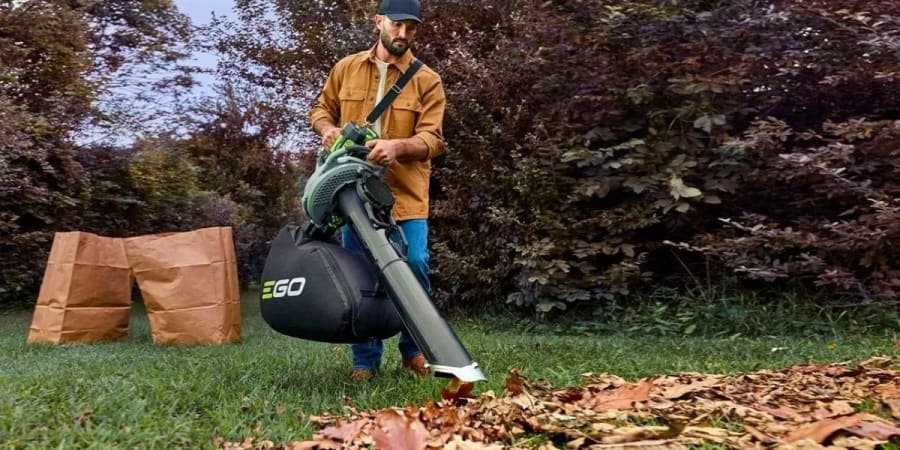 Destacado e-quipment: aspirador y triturador de hojas EGO POWER+