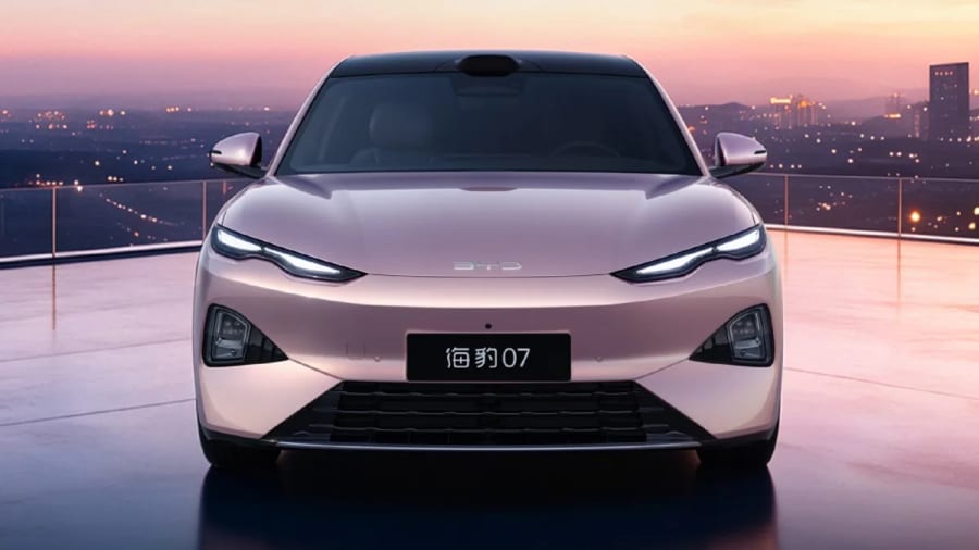 BYD anticipa la segunda generación de la berlina Seal 07 con mayores dimensiones