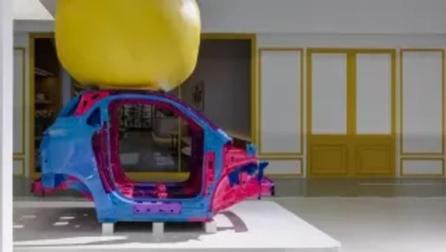 Siete airbags y carga en 20 minutos: el Smart #2 (el nuevo Fortwo eléctrico) llega a París con una plataforma inédita