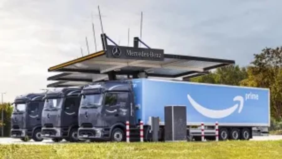 Amazon y Shell se alían para resolver uno de los grandes quebraderos de cabeza del camión eléctrico: cargar será mucho menos incierto