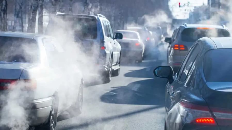 El gobierno rebaja los estándares de consumo de combustible: este es el coste en vidas que supondrá