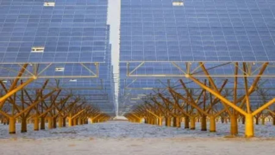 2.934 paneles solares que generan 1.780.000.000 kWh: esta es la forma que ha encontrado China para no robarle 1.200 ha a la tierra