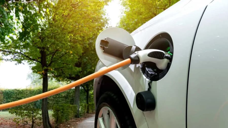 Alemania quiere que los coches eléctricos aparcados ganen dinero