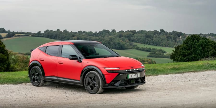 El compacto eléctrico de Hyundai sale a la venta con hasta 308 millas de autonomía y un precio desde unos 25.000 dólares