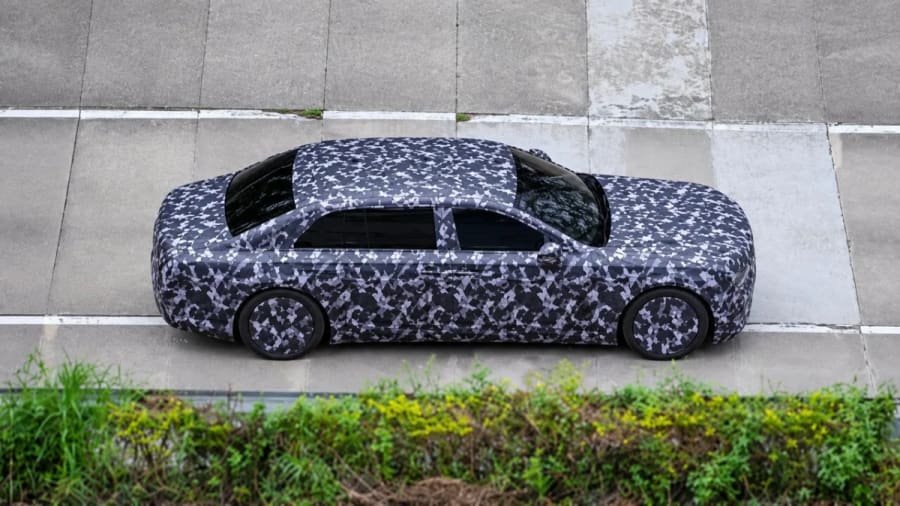 El “Rolls-Royce” de BYD ya está en pruebas: 5,5 metros y más de 250.000 euros