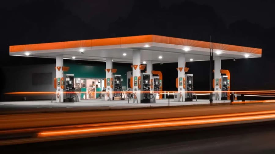 El dominio de los coches de gasolina se apaga: las ventas globales caen por debajo del 50% por primera vez desde los años 20