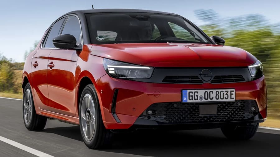 El Opel Corsa eléctrico quiere demostrar que un coche pequeño puede resolver toda tu semana con sus 405 km de autonomía