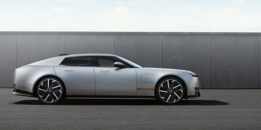 El polémico Jaguar Type 01 EV parece el coche que conduciría un villano de cómic
