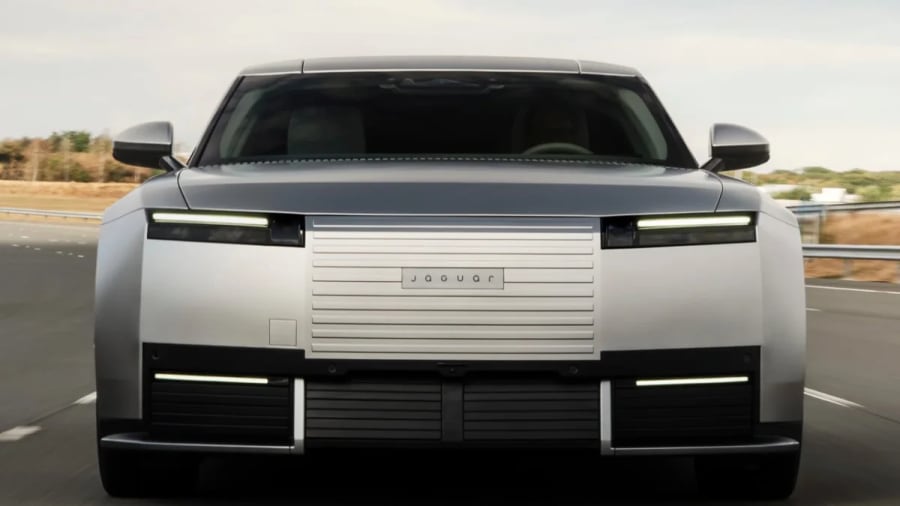 El Jaguar Type 01 de 165.000 € tiene mucho más que un diseño rompedor: detrás hay más de 360 patentes