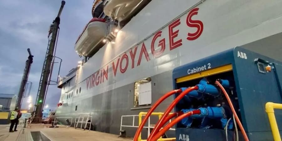 La energía en tierra reduce drásticamente las emisiones en los puertos, pero ¿la utilizará alguien?