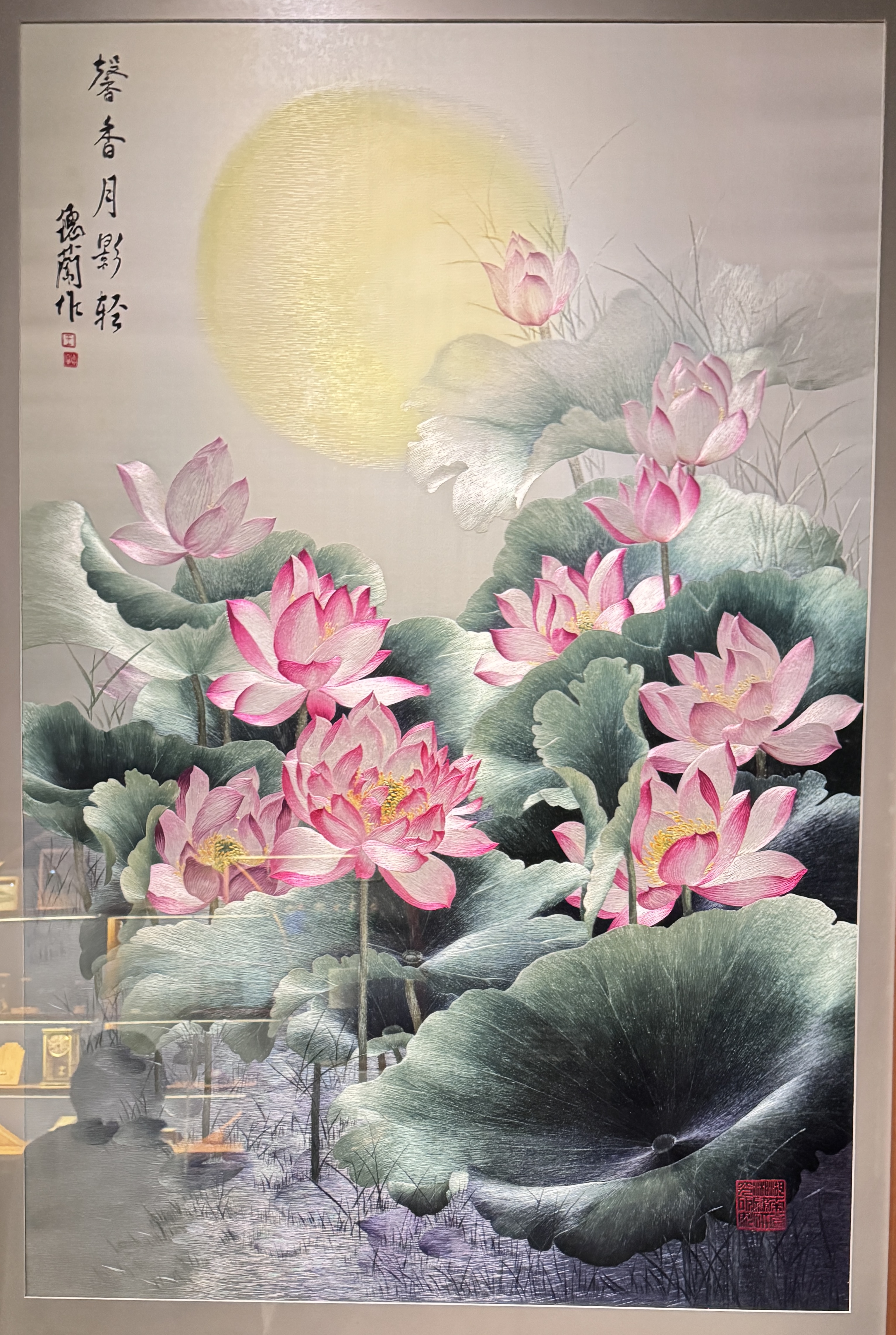 荷塘月色湘绣作品
