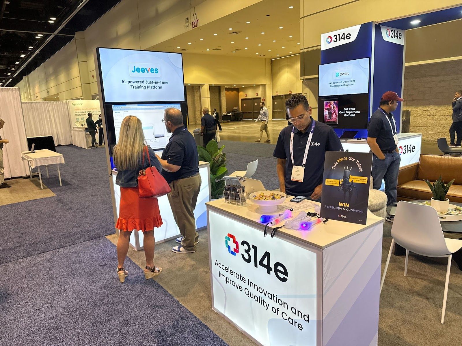 Colourful_mics_HIMSS2024-314e