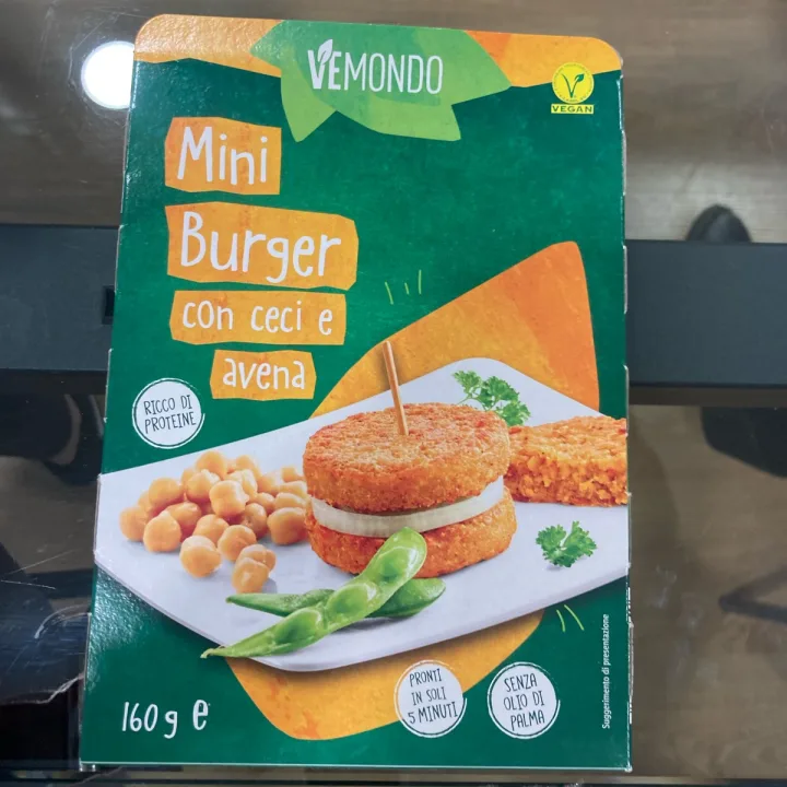 photo of Vemondo  mini burger con ceci e avena shared by @giuffridailenia on  15 Dec 2022 - review