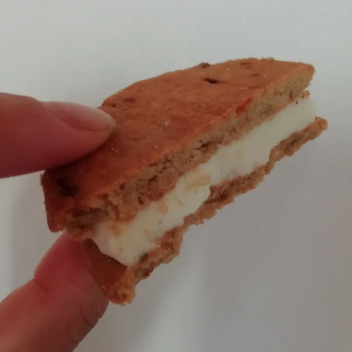 photo of Animal kind Alfajor Vegano Mousse de Limon shared by @marusal on  07 Feb 2023 - review