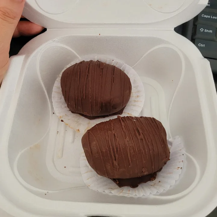 review photo of Artesan sem Glúten Bombom De Morango shared by @jessanjos on 10 Feb 2023 - review
