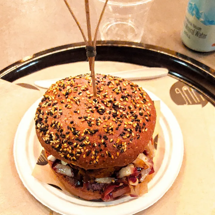 photo of HUG Hamburger Mafalda shared by @olgalo on  18 Feb 2023 - review