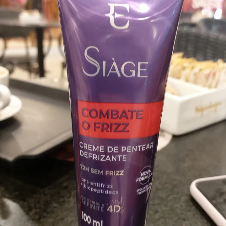 photo of Eudora Siage Anti-frizz shared by @flaviapires on  23 Feb 2023 - review