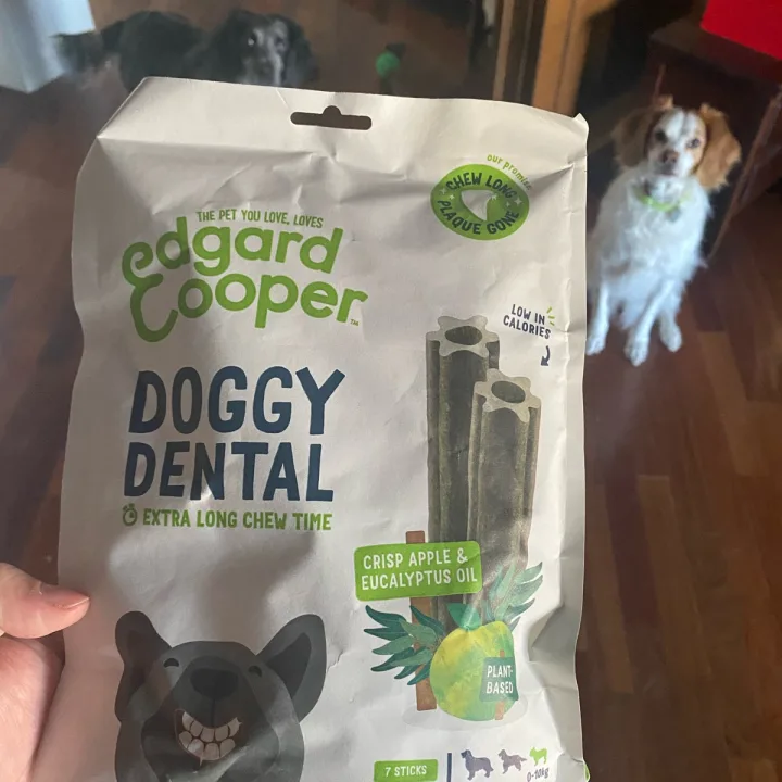 photo of Edgard & Cooper Doggy Dental Crisp Apples And Eucalyptus Oil shared by @valeg90 on  12 Mar 2023 - review