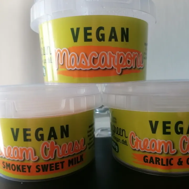 photo of Evergreen Vegan Deli Cheese Spread shared by @jeandrek on  12 Mar 2023 - review