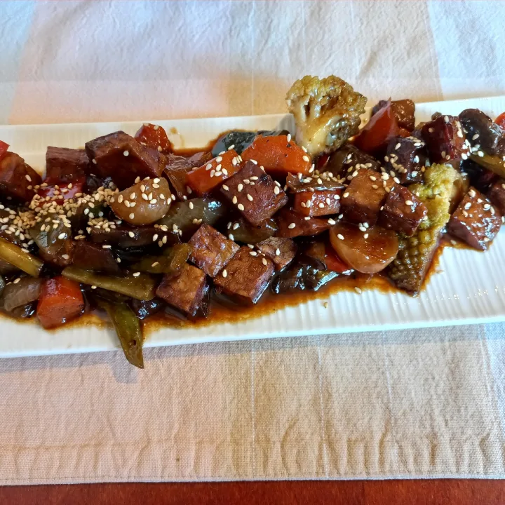 photo of Restaurant Caliu Salteado oriental de tempeh con verduritas shared by @anneta on  16 Mar 2023 - review