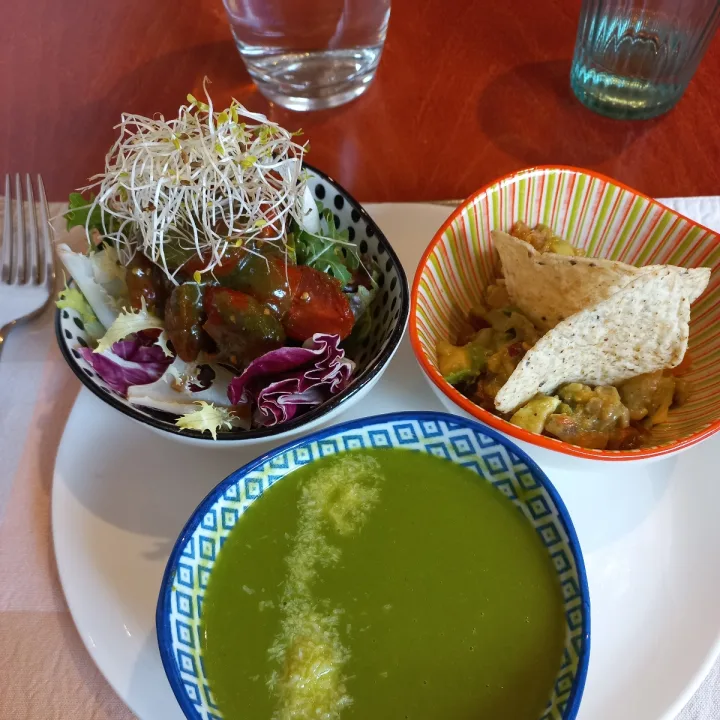 photo of Restaurant Caliu Guacamole con nachos shared by @anneta on  16 Mar 2023 - review