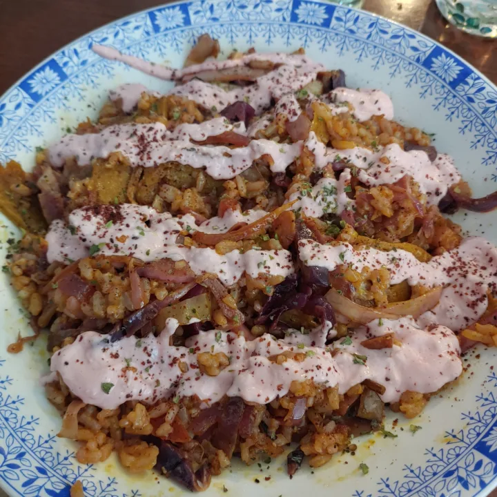 review photo of Mostaza Y Media arroz gyros shared by @saravelif on 17 Mar 2023 - review