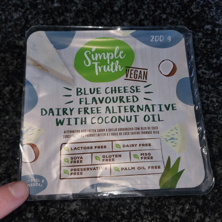 photo of Simple Truth Simple Truth Blue Cheese Flavoured Dairy Free Alternative With Coconut Oil shared by @divineswine on  16 Apr 2023 - review