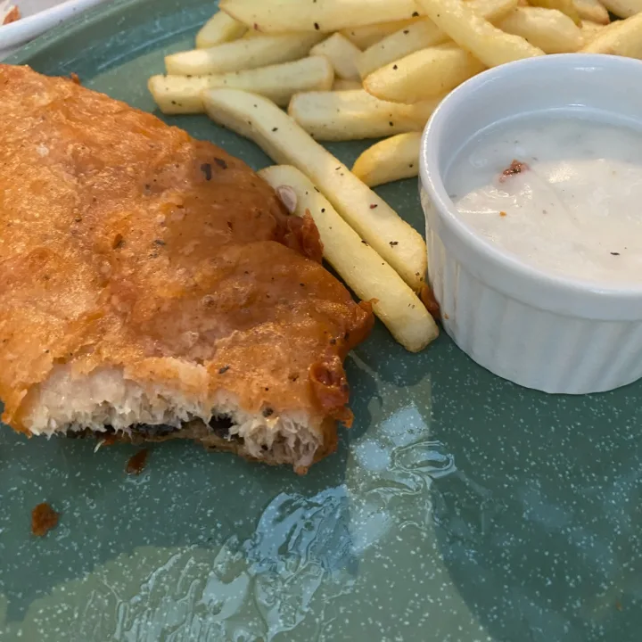 review photo of Burgreens Canggu fish and Chips shared by @isigooing on 18 Apr 2023 - review