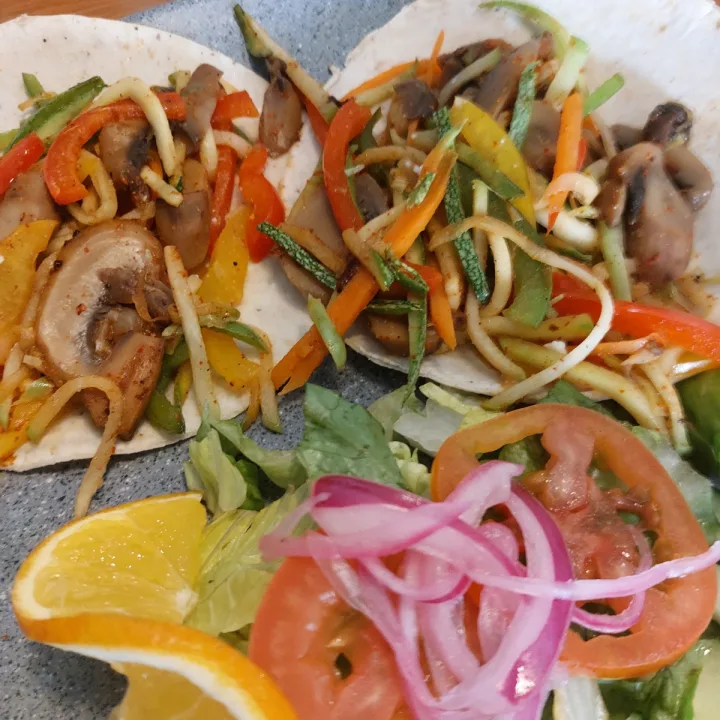 review photo of Mariscos Playa Linda Tacos de champiñones shared by @monicaqg on 20 Apr 2023 - review