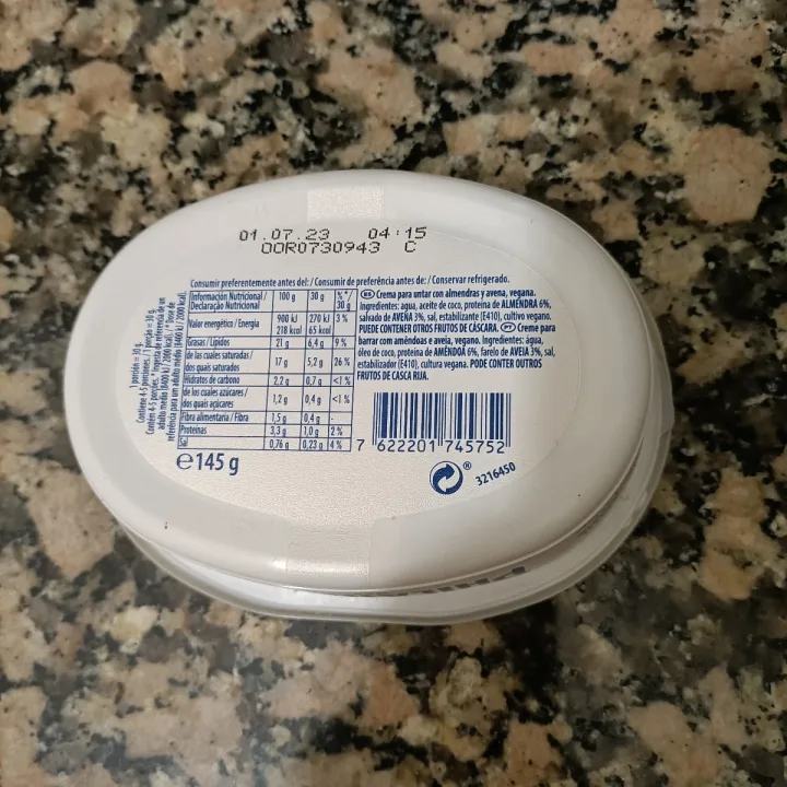 review photo of Philadelphia Almond & Oat Based shared by @luciaxc on 02 May 2023 - review