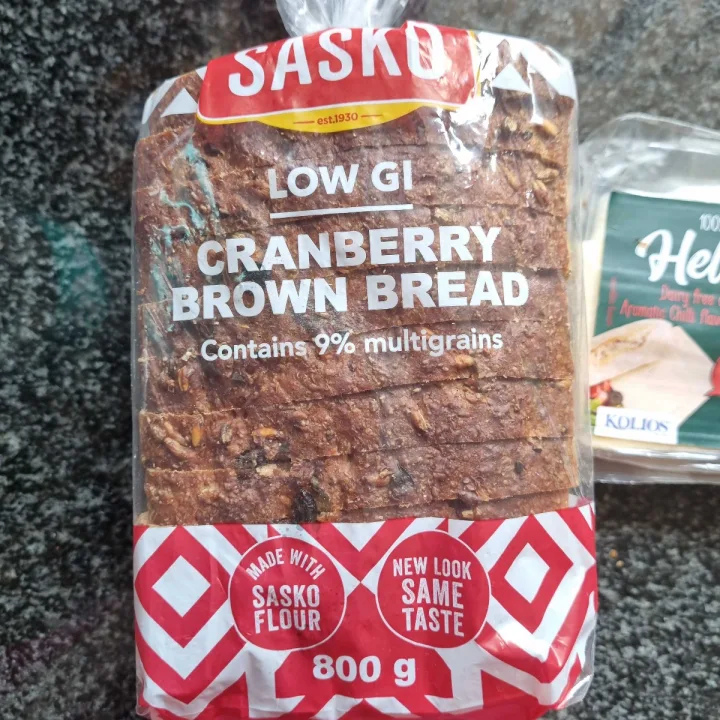 photo of Sasko Low GI Dumpy Cranberry Brown Bread shared by @vickylouw on  03 May 2023 - review