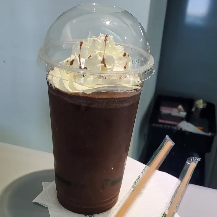 review photo of Anello Gelato Malteada shared by @mjimenasilva on 07 May 2023 - review